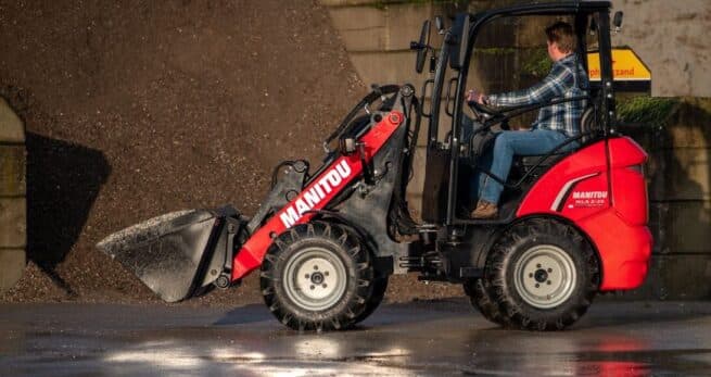 HMBS x Toppla : Comment l'usine de batteries a accueilli 21 salariés avec une solution clé en main